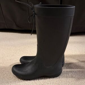 CROCS Women's Black Winter Rain Boots size 6
